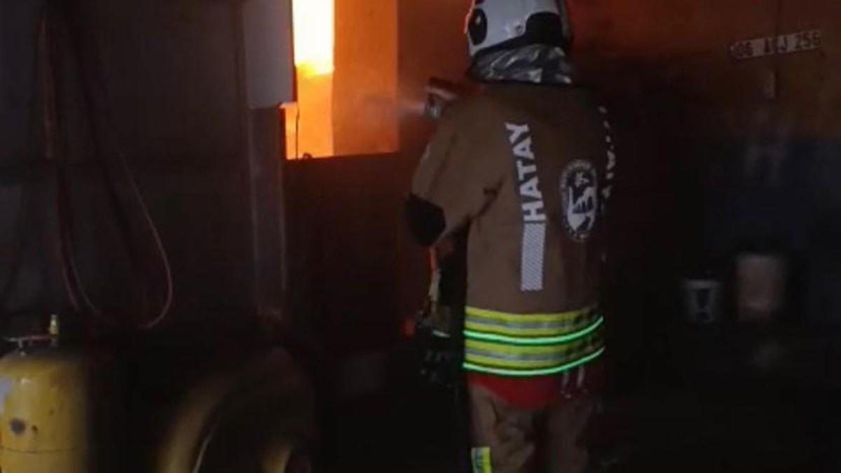 Reyhanlı'da iş yeri yangını