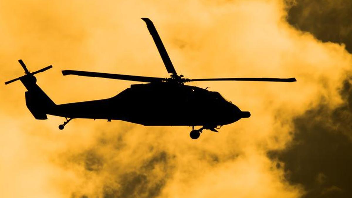 Katar'da askeri helikopter düştü