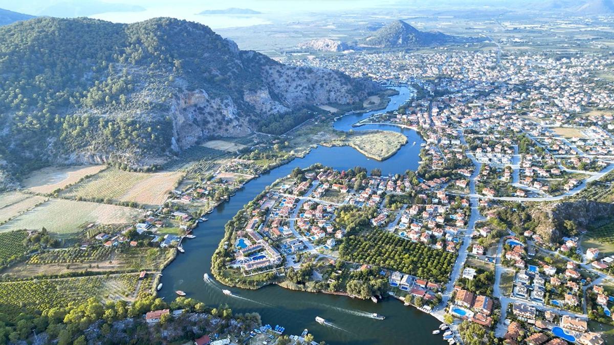 Labirent şeklindeki Dalyan Kanalı dronla görüntülendi