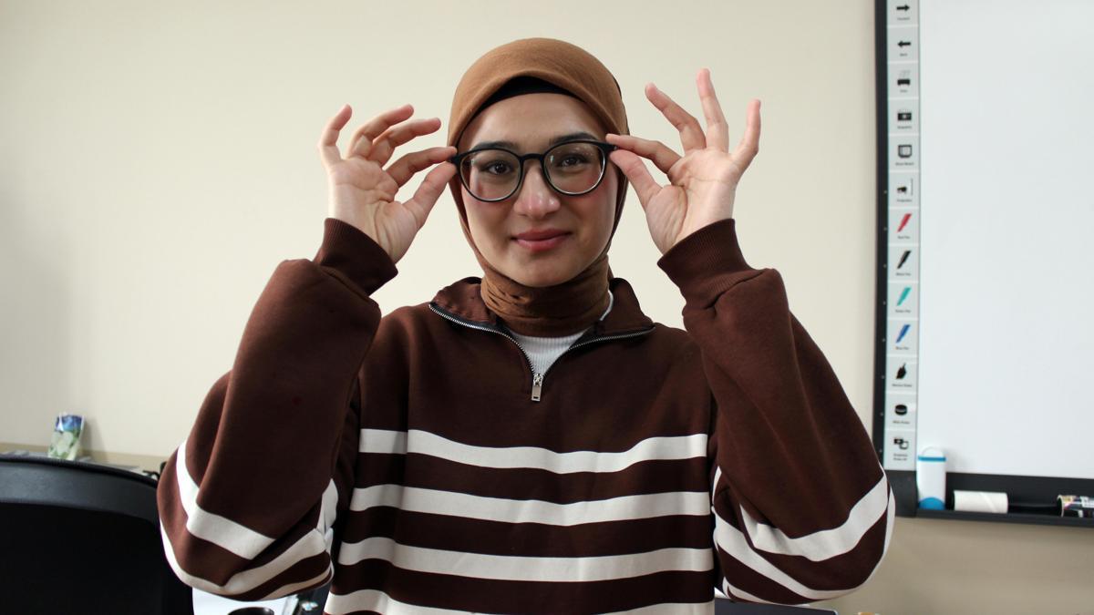 Görme engelli Şükran'ın hayatı üniversitede değişti: Öğretmen olup özel öğrencileri destekleyeceğim