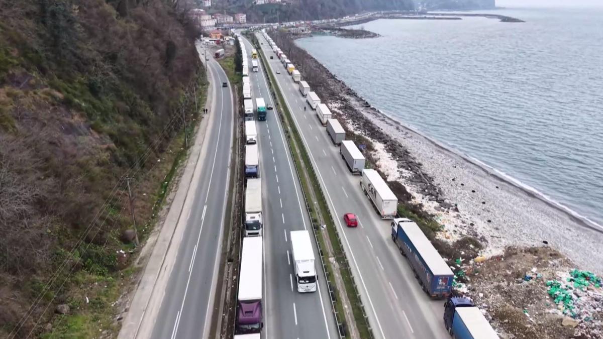 Kafkasyaya açılan kapıda bayramda yoğunluk