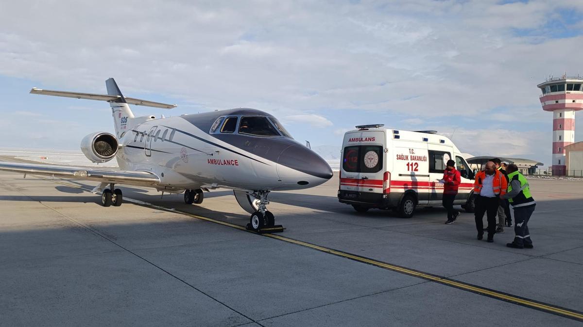 30 günlük bebek için uçak ambulans havalandı