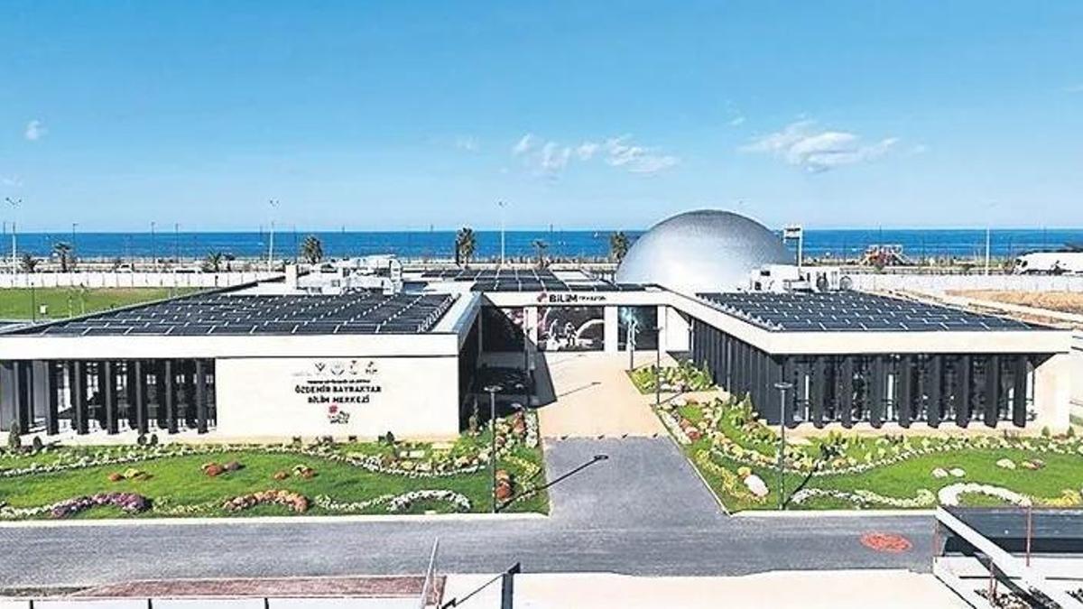 Bayraktardan memleketine dev yatırım: Sürmeneye bilim merkezi