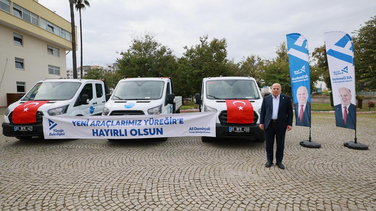 Yüreğir Belediyesi'nin filosuna 3 yeni araç daha katıldı
