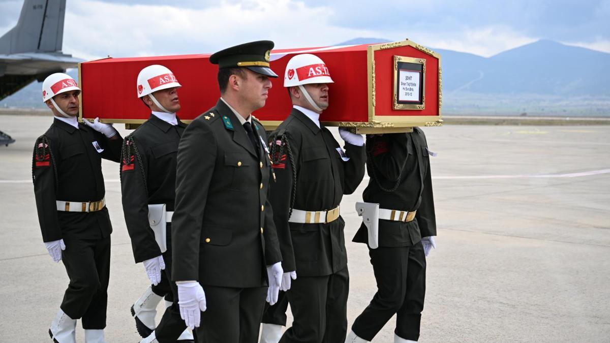 Şehit binbaşının cenazesi Isparta'ya getirildi