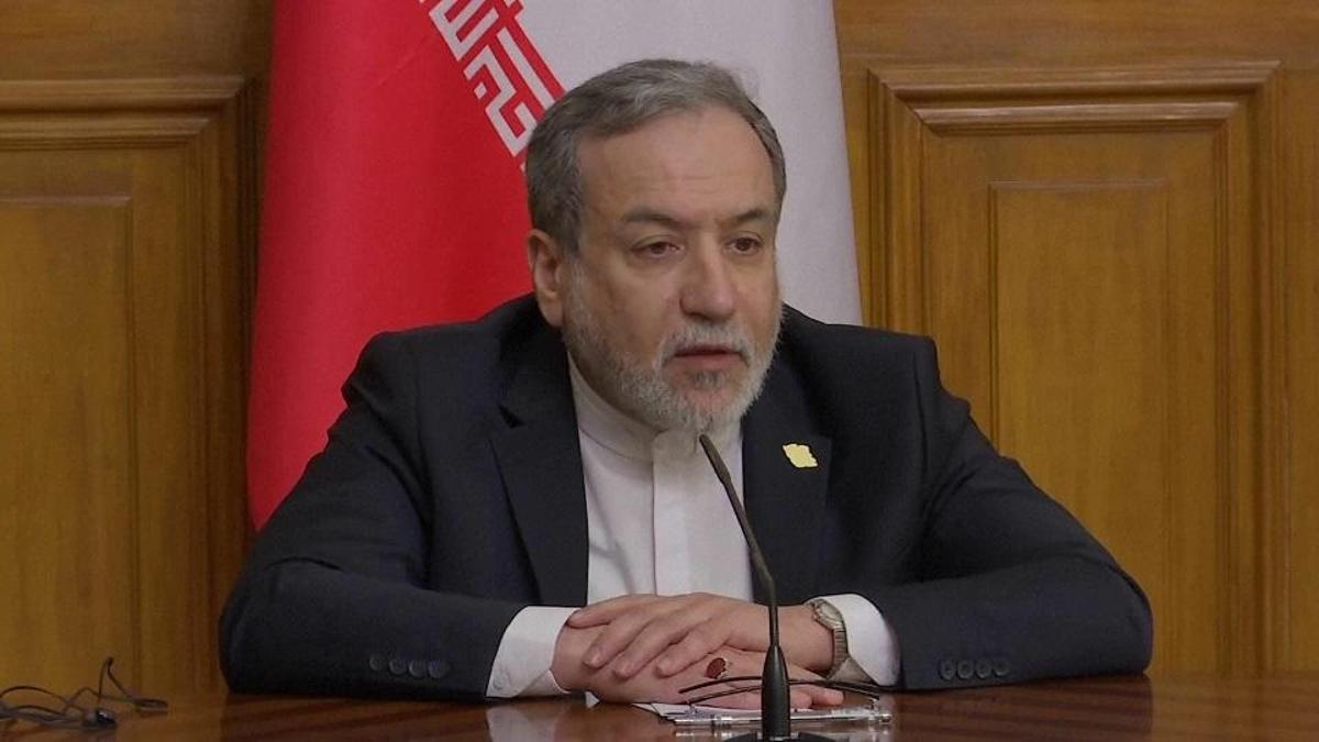 Arakçi: ''Hürmüz bizimle savaşanlar hariç herkese açık''