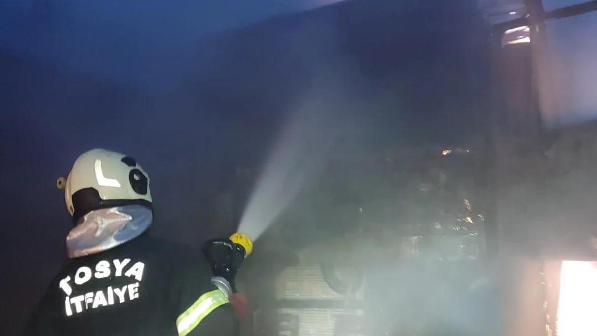 Kastamonu'da TIR yangını