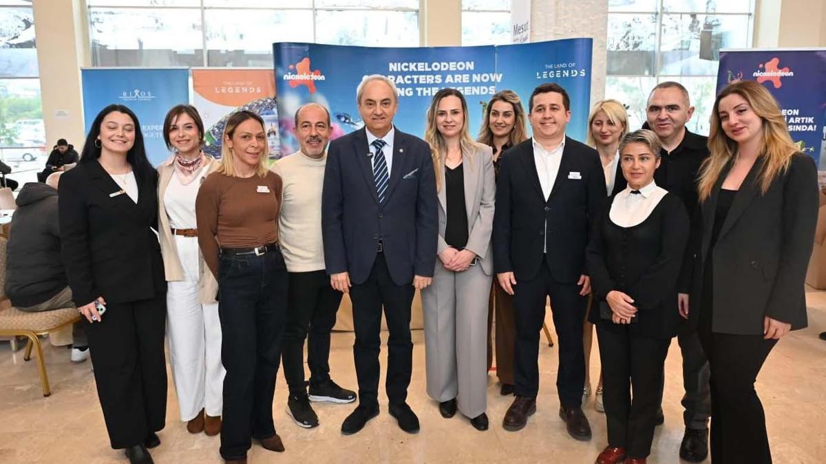 Kepez'de iş arayanlarla işverenler aynı çatıda buluştu