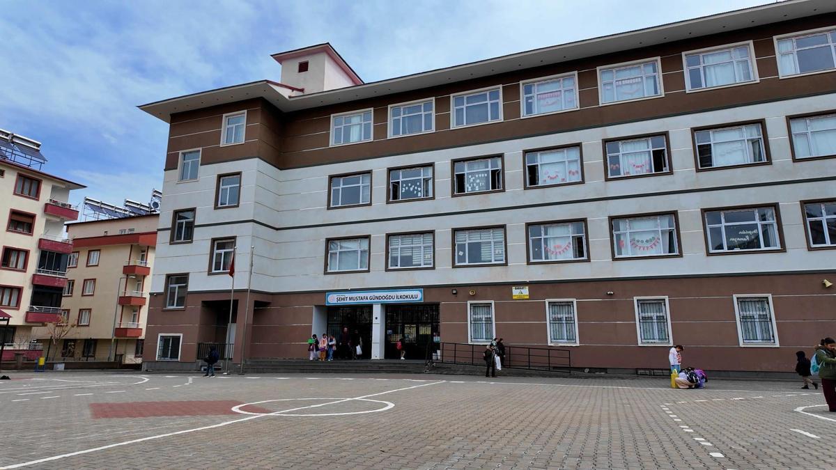 Sınıfta kar spreyi paniği! 30 öğrenci hastaneye kaldırıldı