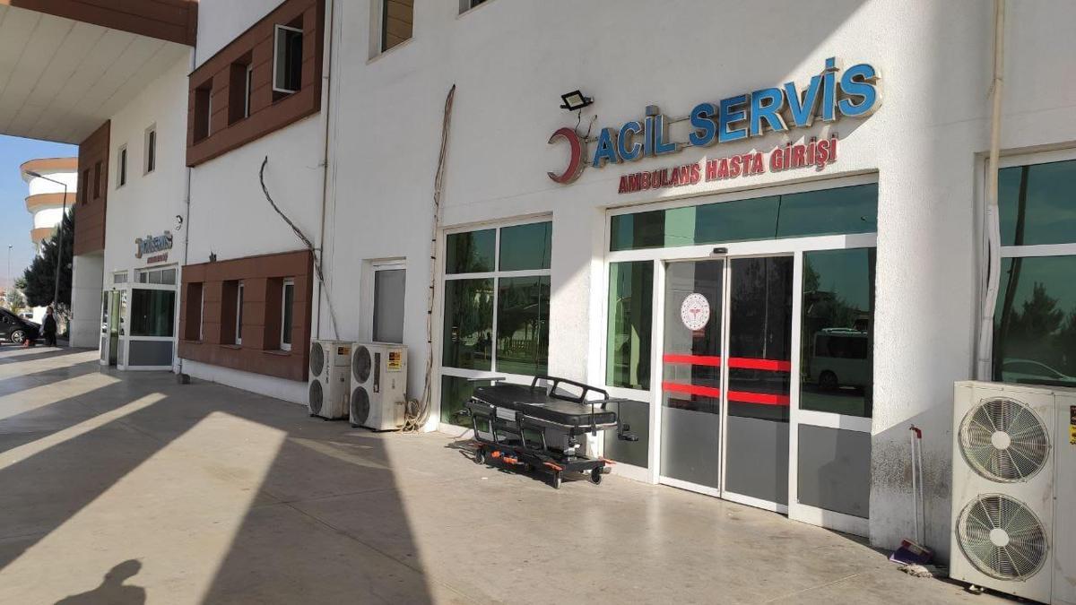 Nusaybinde Dur ihtarına uymayan motosiklet devrildi: 2 yaralı