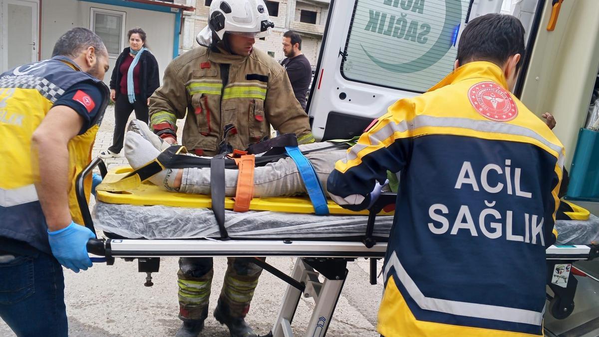 Asansör boşluğuna düşen işçi yaralandı