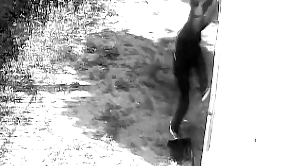 Balkonundan girdiği daireden dizüstü bilgisayar çalan şüpheli tutuklandı