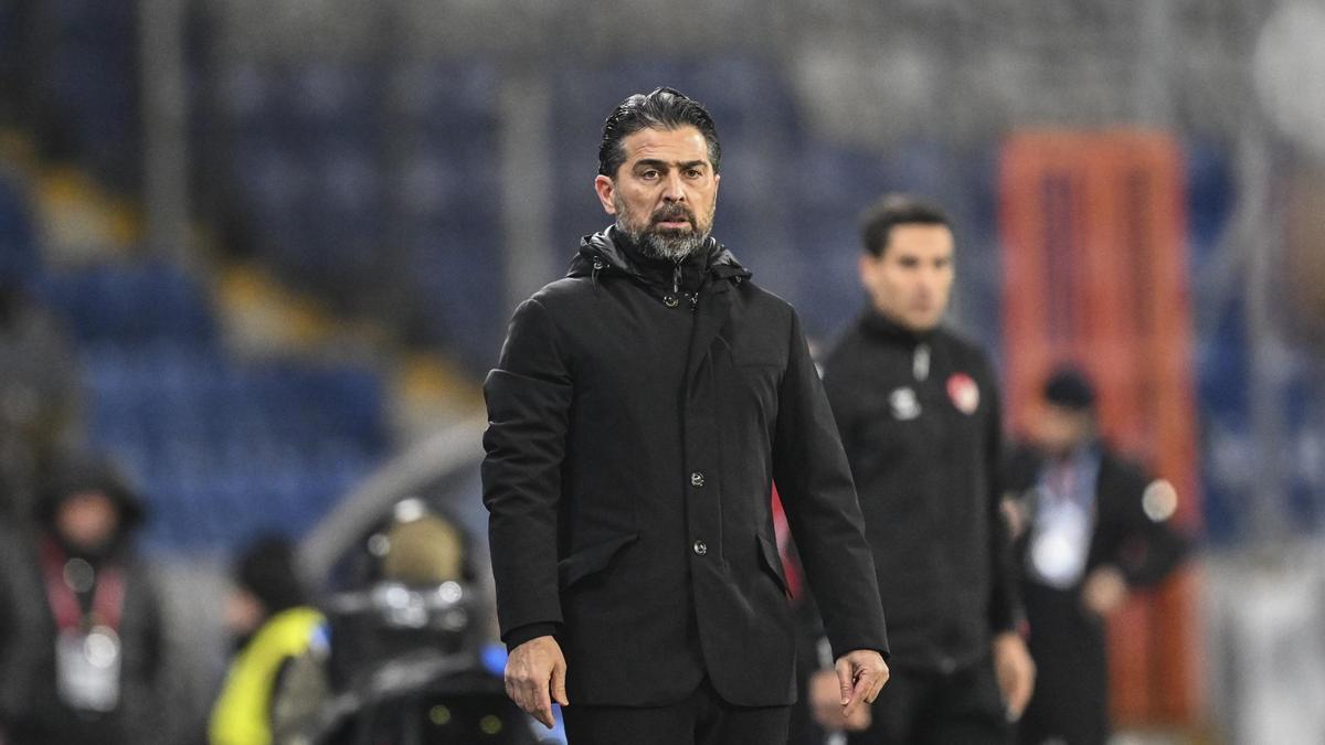 Konyaspor, yeniden anlaştığı İlhan Palut'la çıkışa geçti