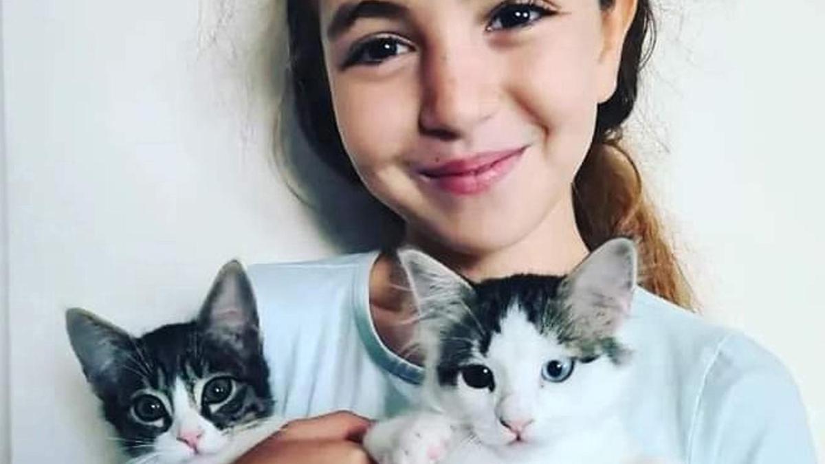 Köpekten kaçarken kamyonun çarpmasıyla hayatını kaybeden Mahra mezarı başında anıldı