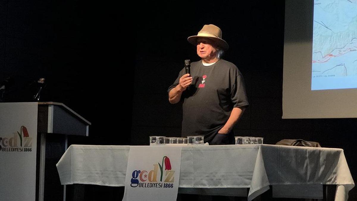 Prof. Dr. Şener Üşümezsoy'dan kritik uyarı! Fay stresini bitirmedi diyerek o noktayı işaret etti