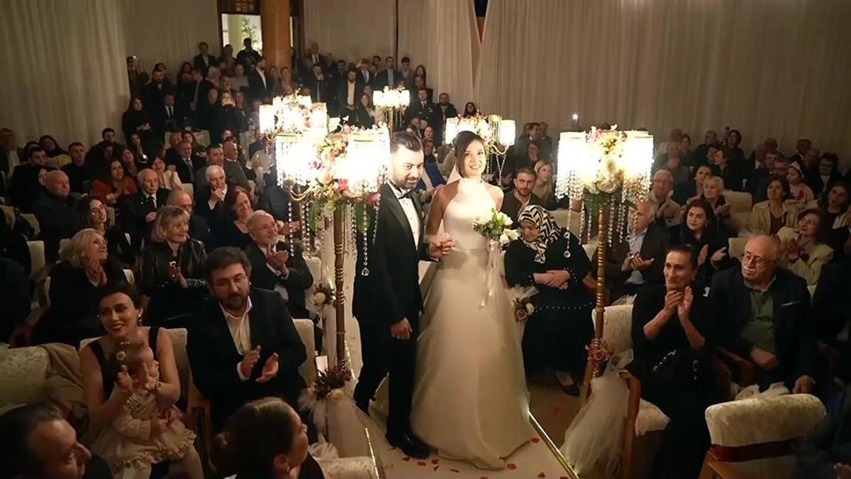 CNN TÜRK'ün mutlu günü: Ankara Muhabiri Melike Görür dünyaevine girdi