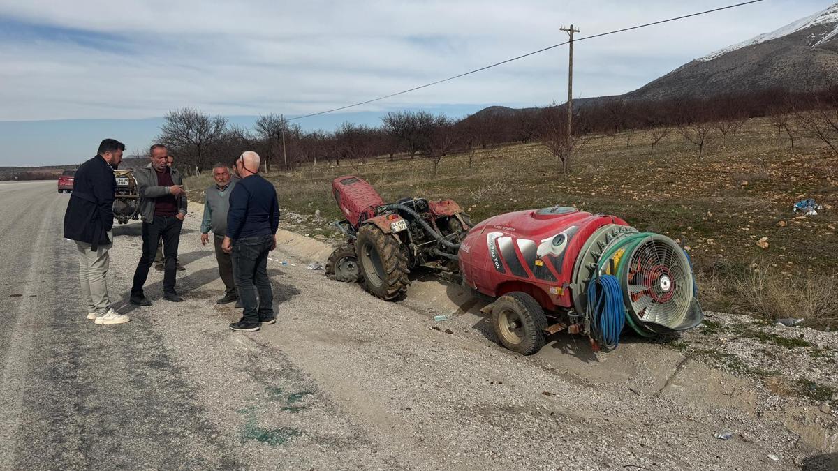 Malatyada traktör devrildi: 2 yaralı