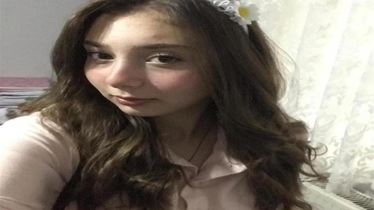 Kazada ölen Zeynepin babası: Kızımın kemiklerini kırıp ciğerlerini patlatan kaportanın parasını istiyorlar