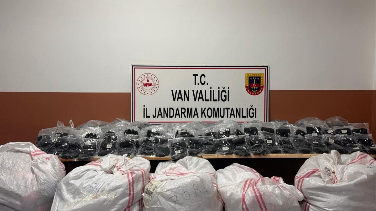 Van'da 5 milyon 800 bin TL'lik gümrük kaçağı eşya ele geçirildi