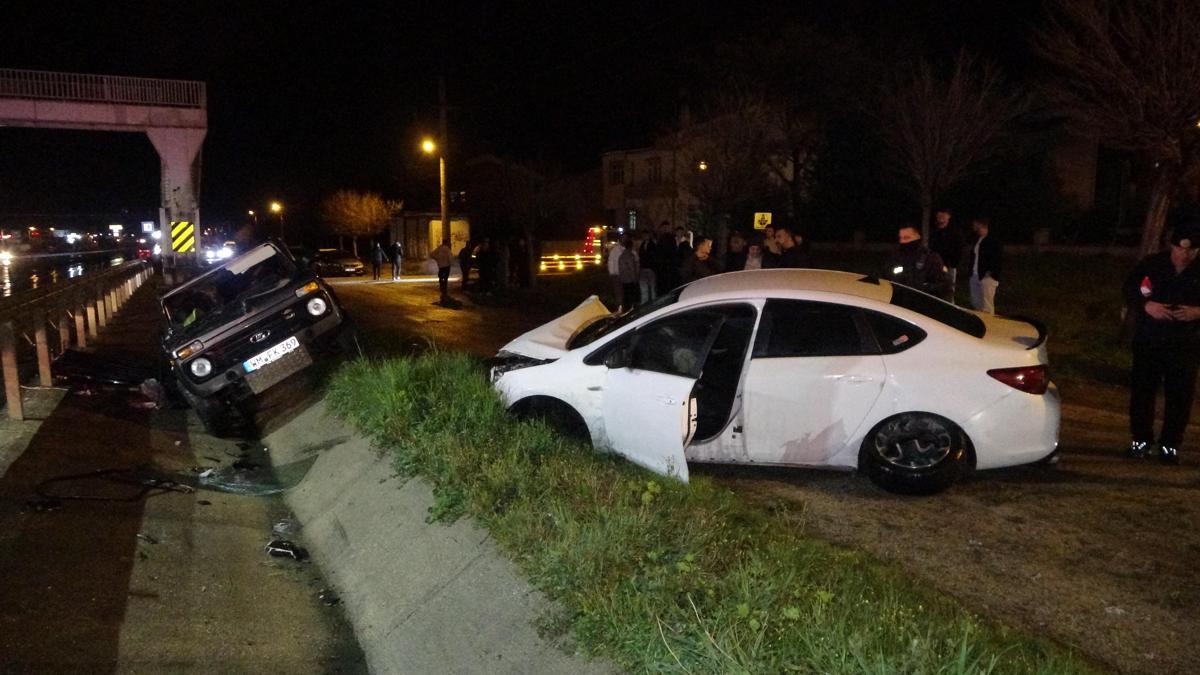 Edirnede cip ile otomobil çarpıştığı kazada 3 kişi yaralandı: Kaza sonrası kaçan kedi bulunamadı