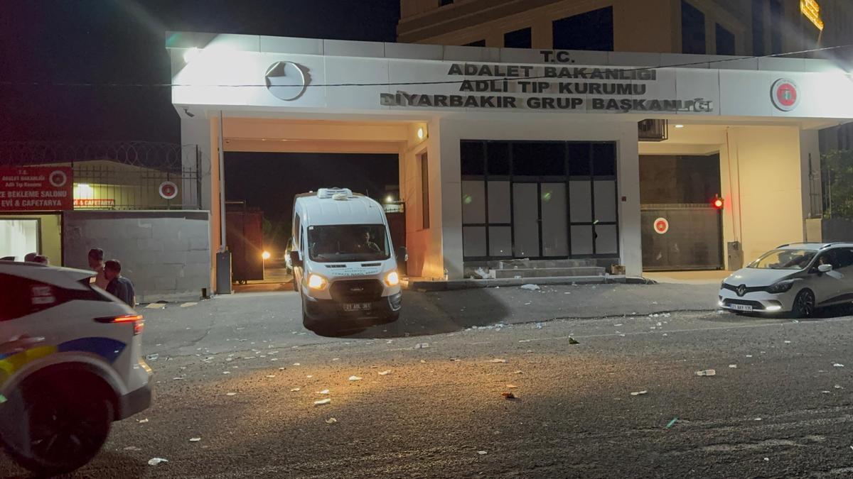Diyarbakırda eşini öldürdü, akrabasını yaraladı