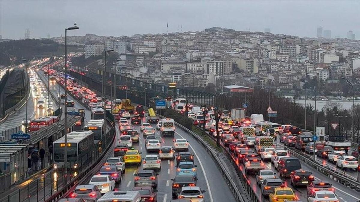 İstanbul'da trafik yoğunluğu yüzde 80'i aştı