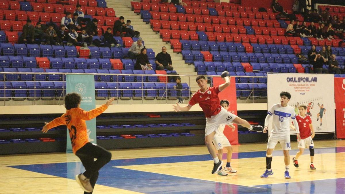 Niğdede hentbol şöleni sona erdi