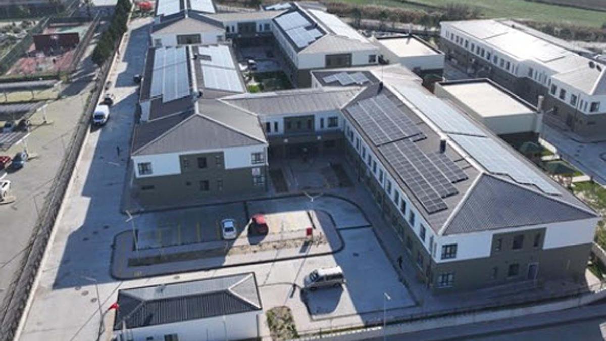 Kız yurduna girmeye çalışan şüpheli yakalandı; kurum müdürü uzaklaştırıldı