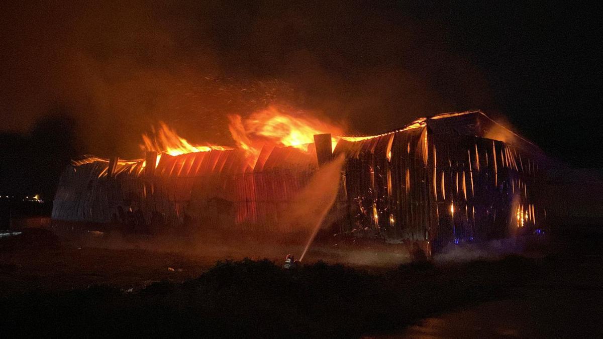 Osmaniyede kağıt fabrikası yangını