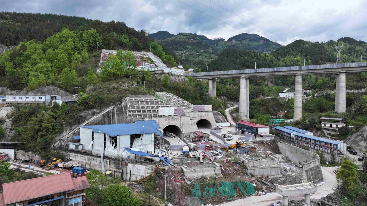 Çin'de tünel inşaatında patlama: 4 ölü