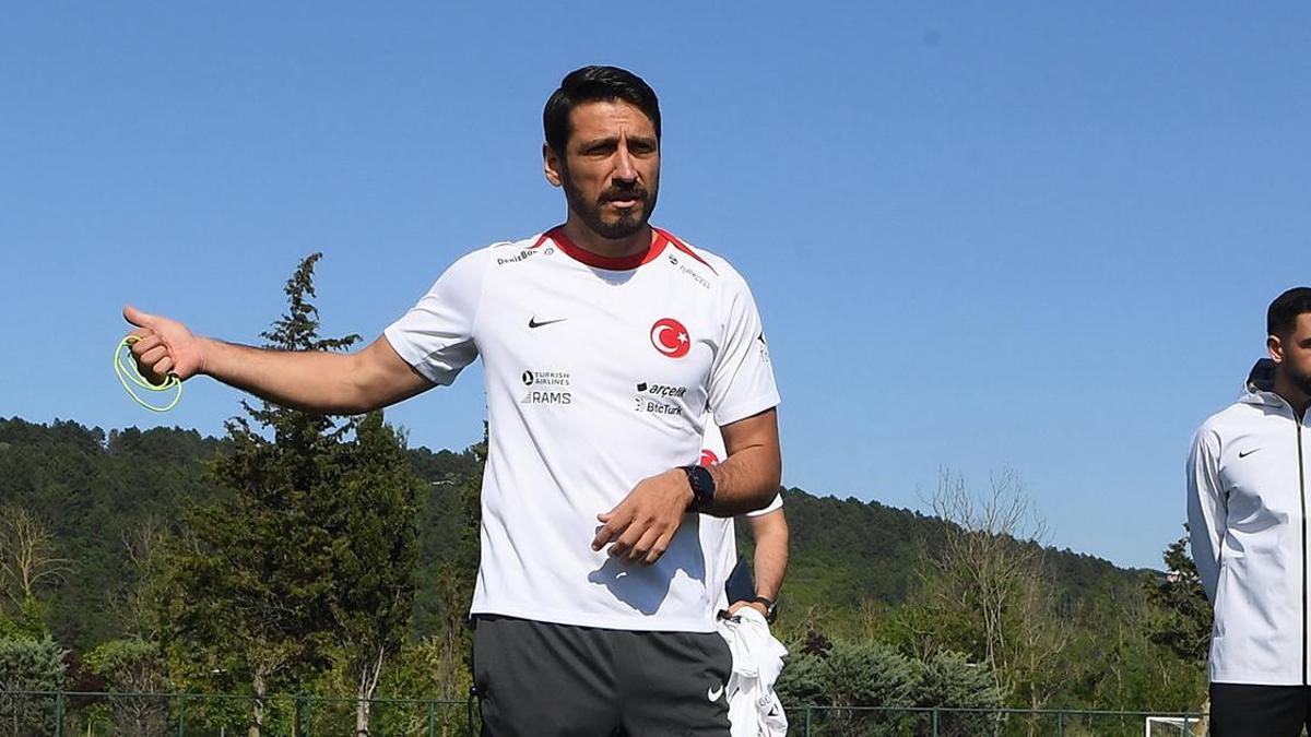 Egemen Korkmaz, Türkiye U21 Millî Takımı maçında yere yığıldı! Hastaneye kaldırıldı