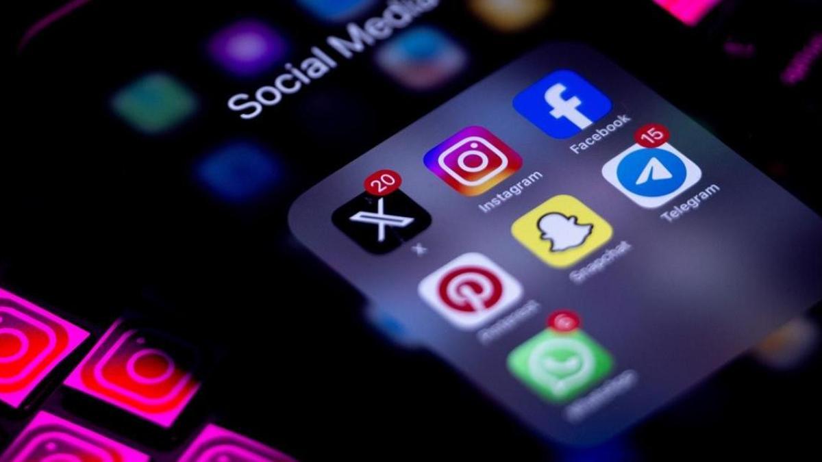 Fransa'da 'sosyal medyaya 15 yaş sınırı' tasarısı kabul edildi