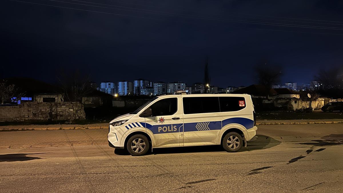 Kayseride iki grup arasındaki bıçaklı kavgada 2 kardeş yaralandı