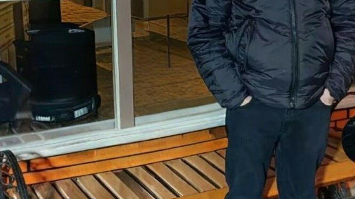 Evinde uyurken balkondan giren kişi tarafından öldürüldü