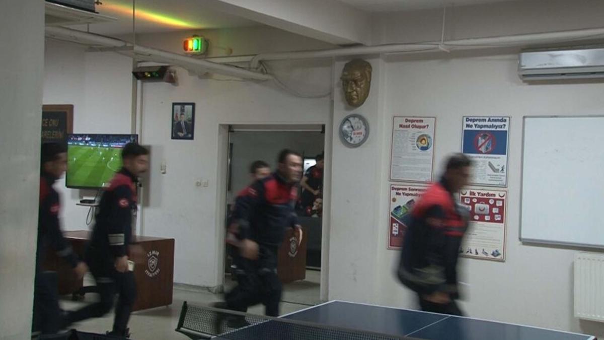 Dünya Kupası maçını bırakıp yangına koştular