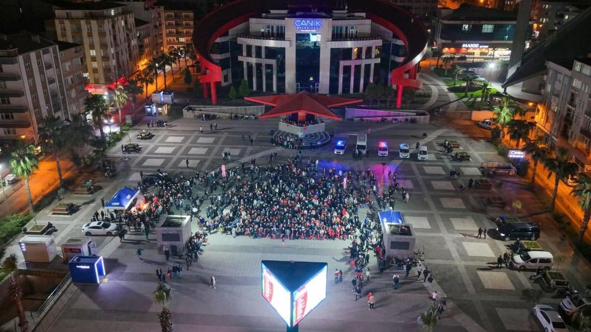 Canikte dev ekranda milli maç coşkusu yaşandı