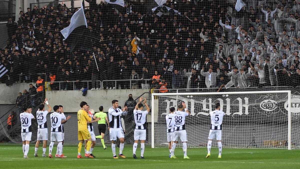Altay'dan tribün harekatı