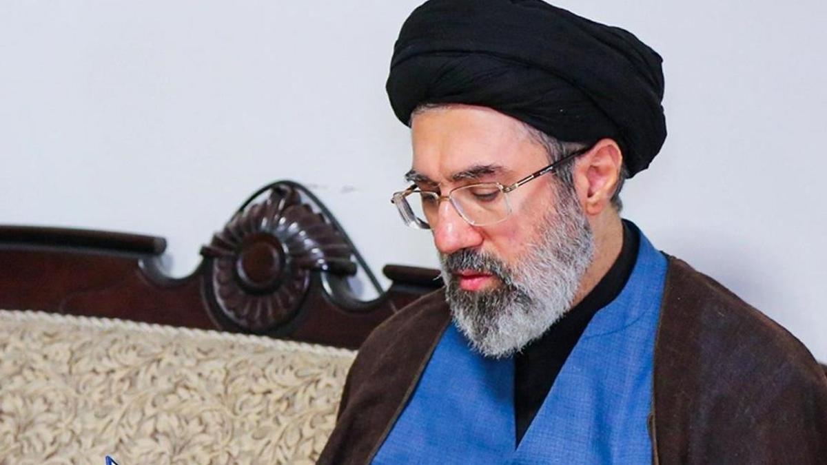 İran'ın dini lideri Hamaney'den net mesaj: 'Direnişe devam!'