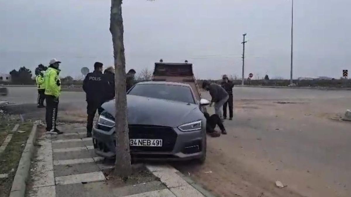 Otomobil ile çarpışan motosiklet sürücüsü yaralandı