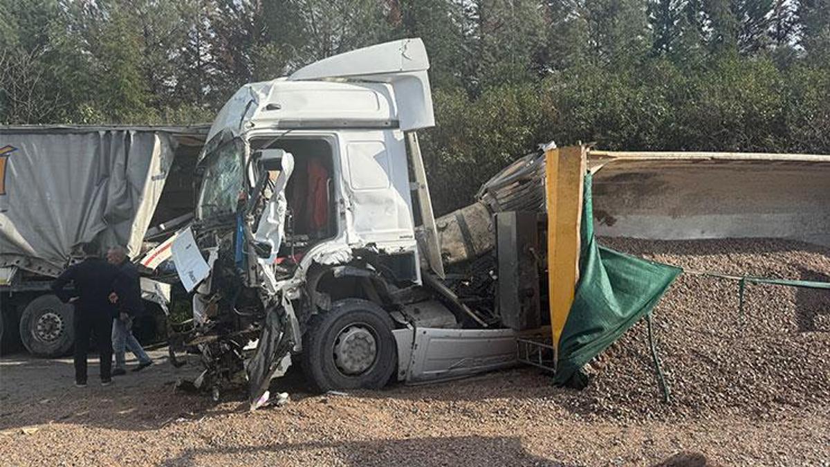 Ankara - Kocaeli yolunda zincirleme facia: 2 ÖLÜ!