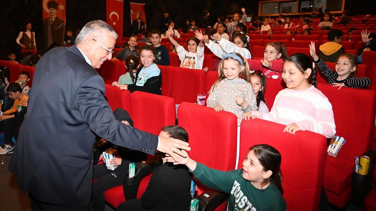 Öğrencilerden sinema keyfi