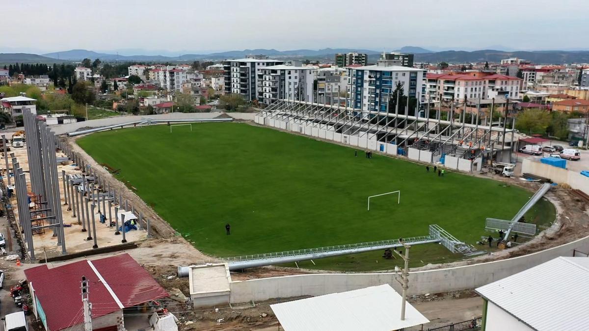 Osmaniyede 7 Ocak Stadyumu inşaatı yüzde 35e ulaştı
