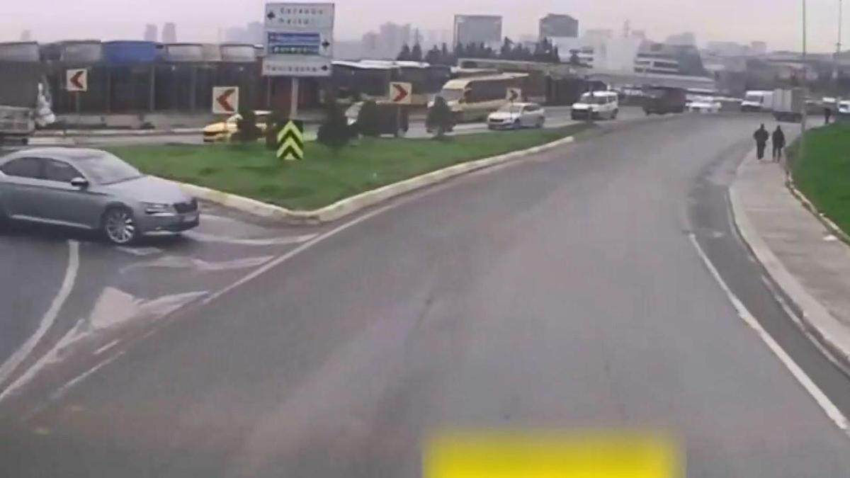 Küçükçekmece'de aracıyla ters şeritte ilerleyen sürücüye 31 bin lira ceza