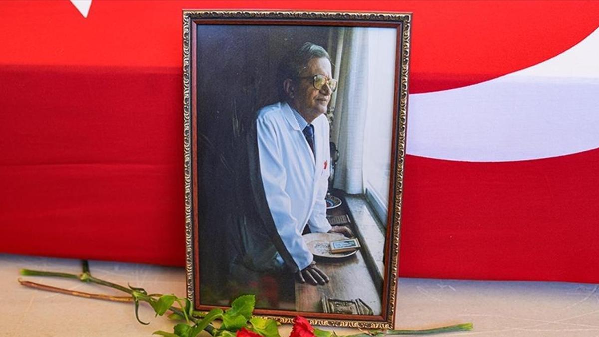 Prof. Dr. Hatemi, son yolculuğuna uğurlandı