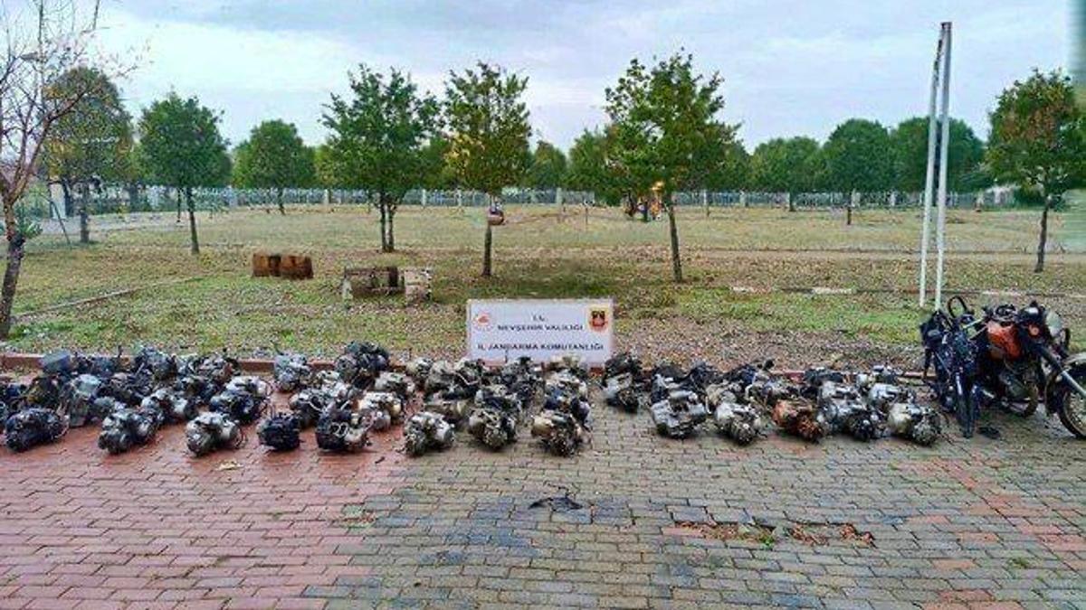 Nevşehirde motosikletlerin şase numaralarını kazıyan 2 şüpheli yakalandı