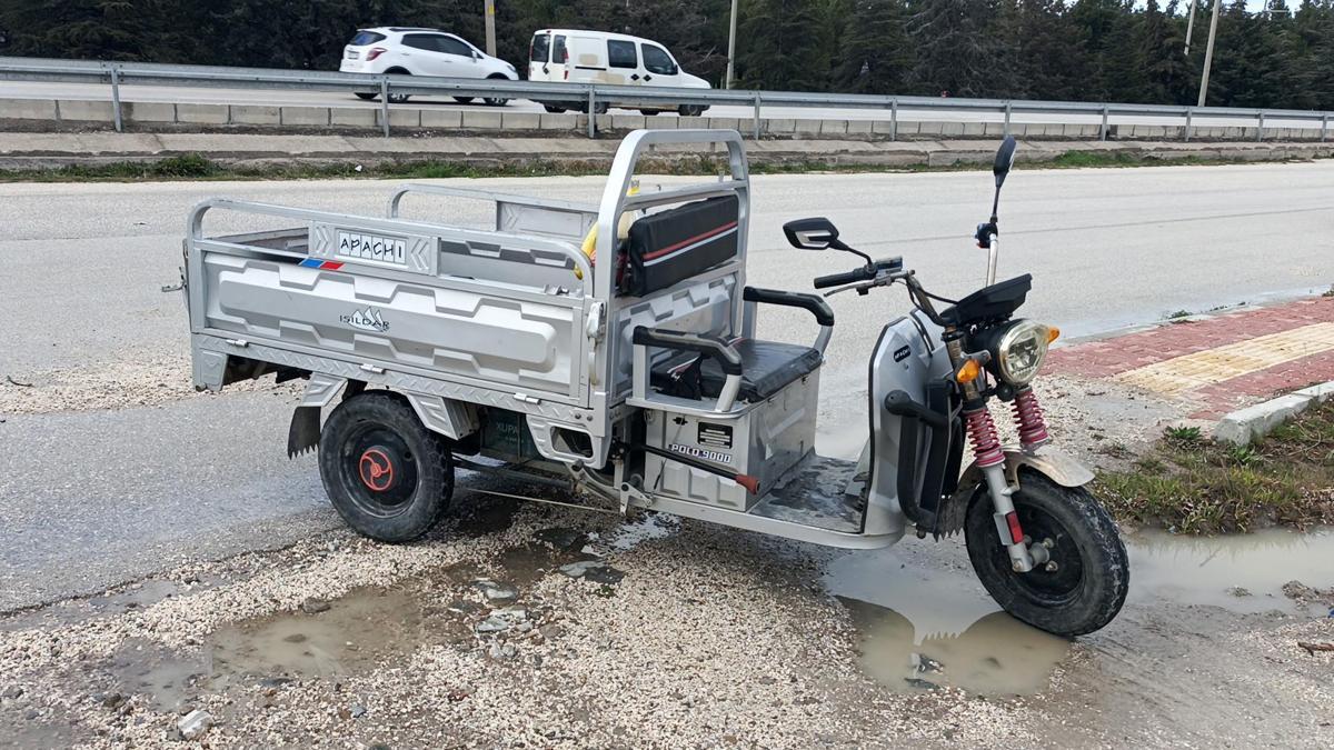 Üçtekerden düşen yolcu yaralandı