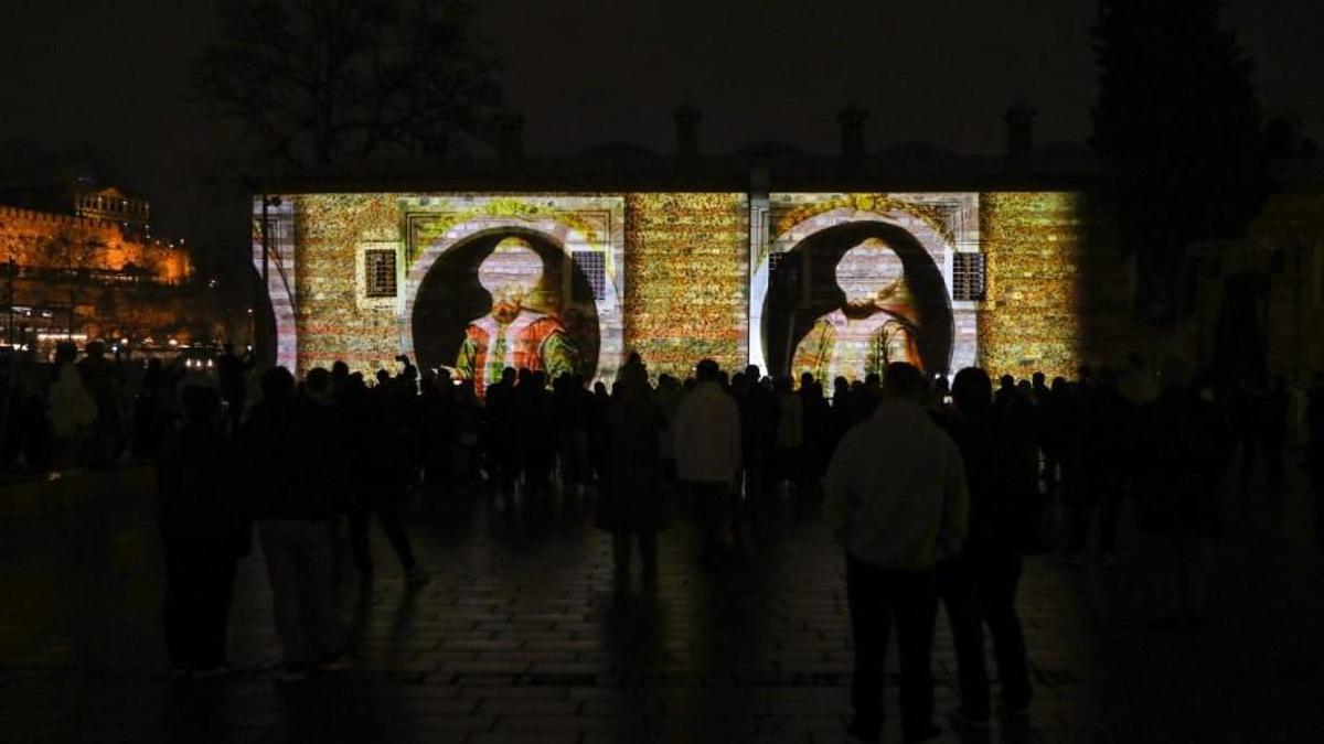 Bursanın 700 yıllık destanı ışık gösterisiyle anlatıldı