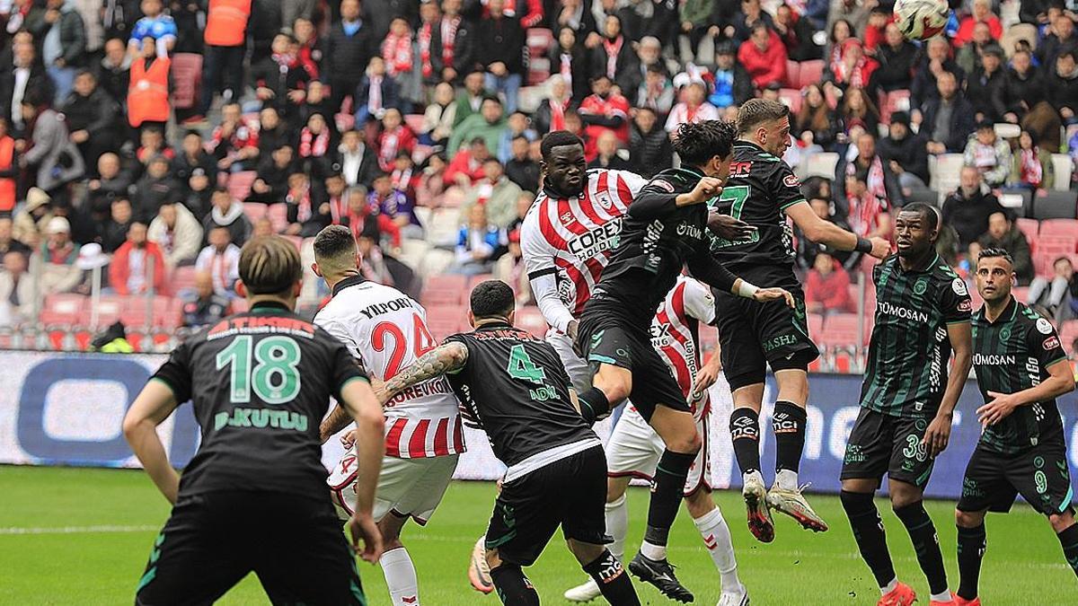 Samsunspor ile Konyaspor, gollü maçta yenişemedi