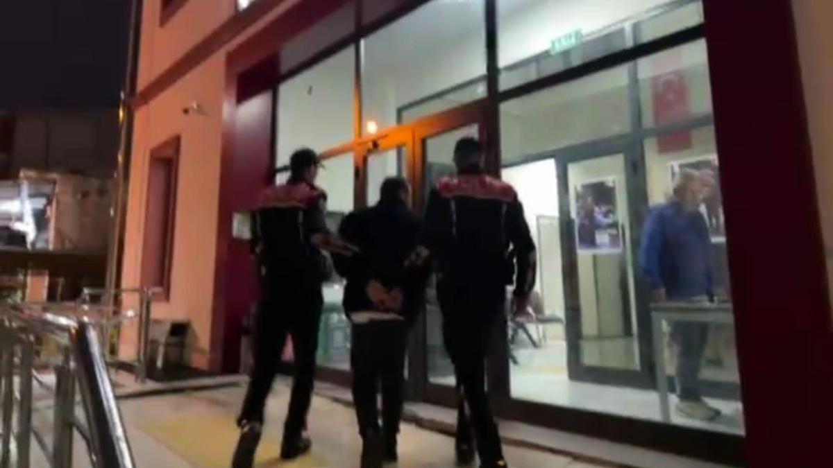 İzmir'de 10 yıl hapis cezası ile aranan firari hükümlü yakalandı