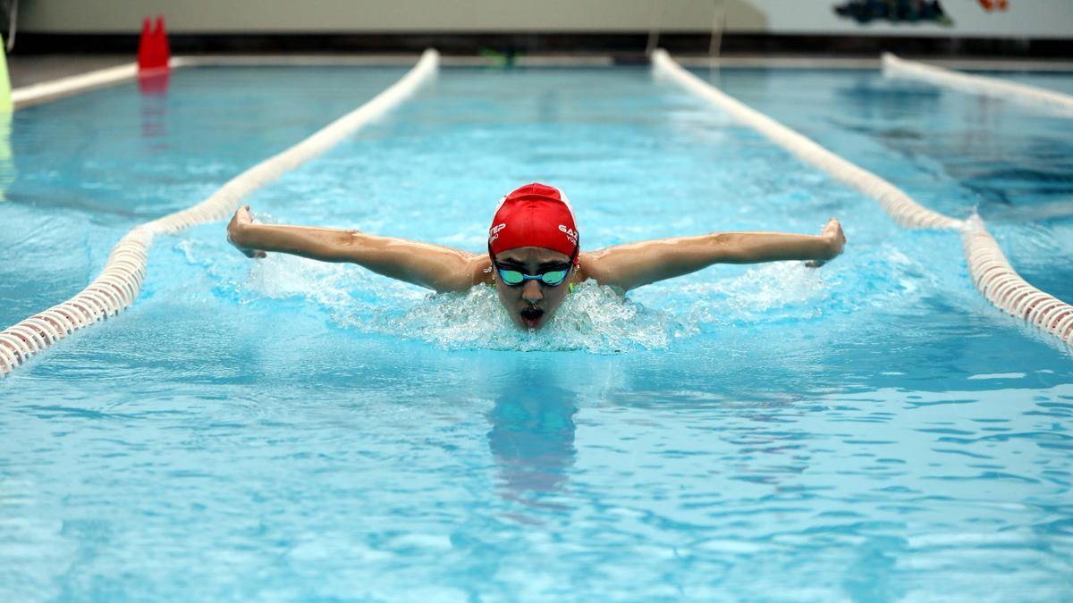 Su korkusunu yenmek için başladığı yüzmede Türkiye 3üncüsü oldu
